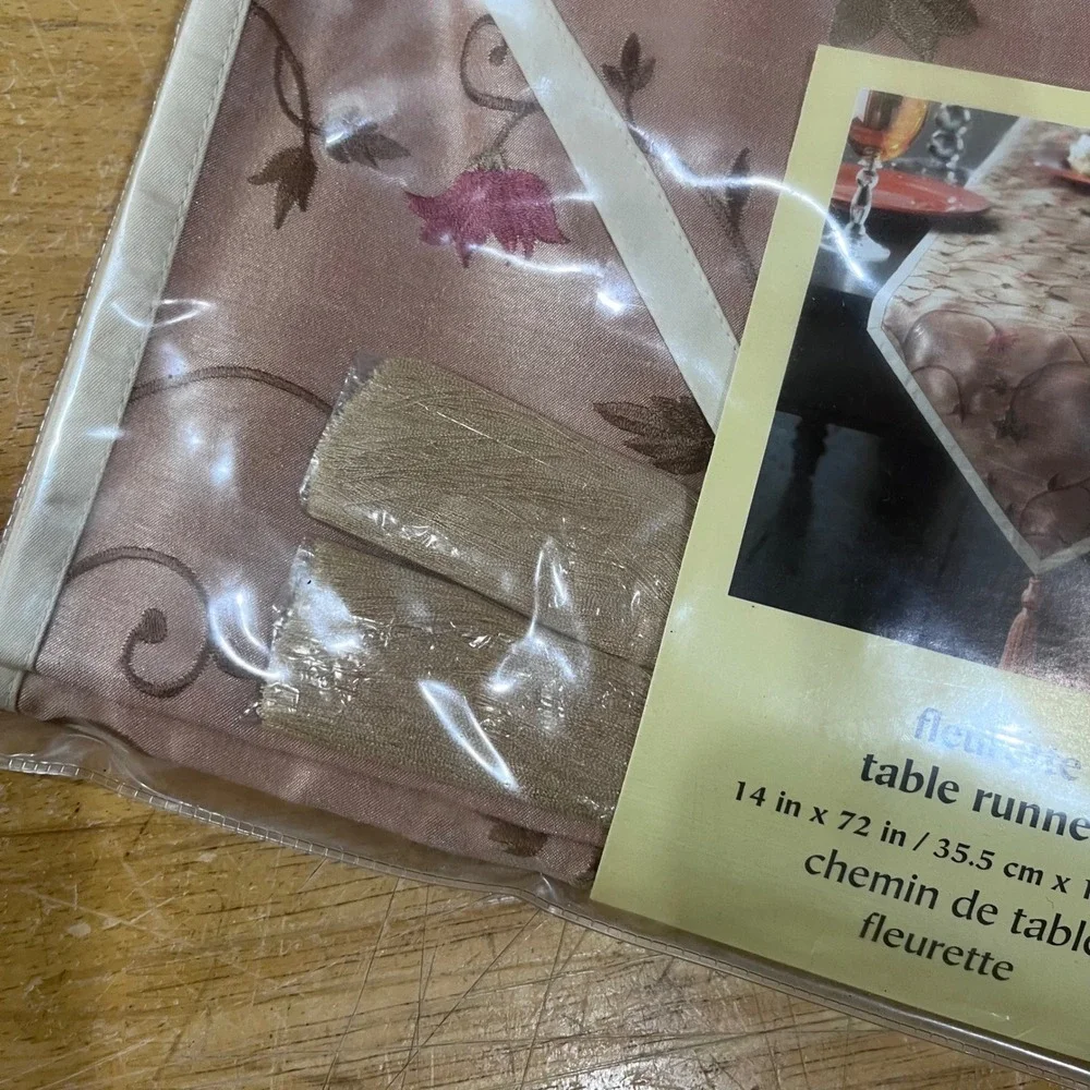 Pier 1 Fleurette Table Runner Rose Gold Floral Embroidered Tassel 14x72‎ NIP Vtg